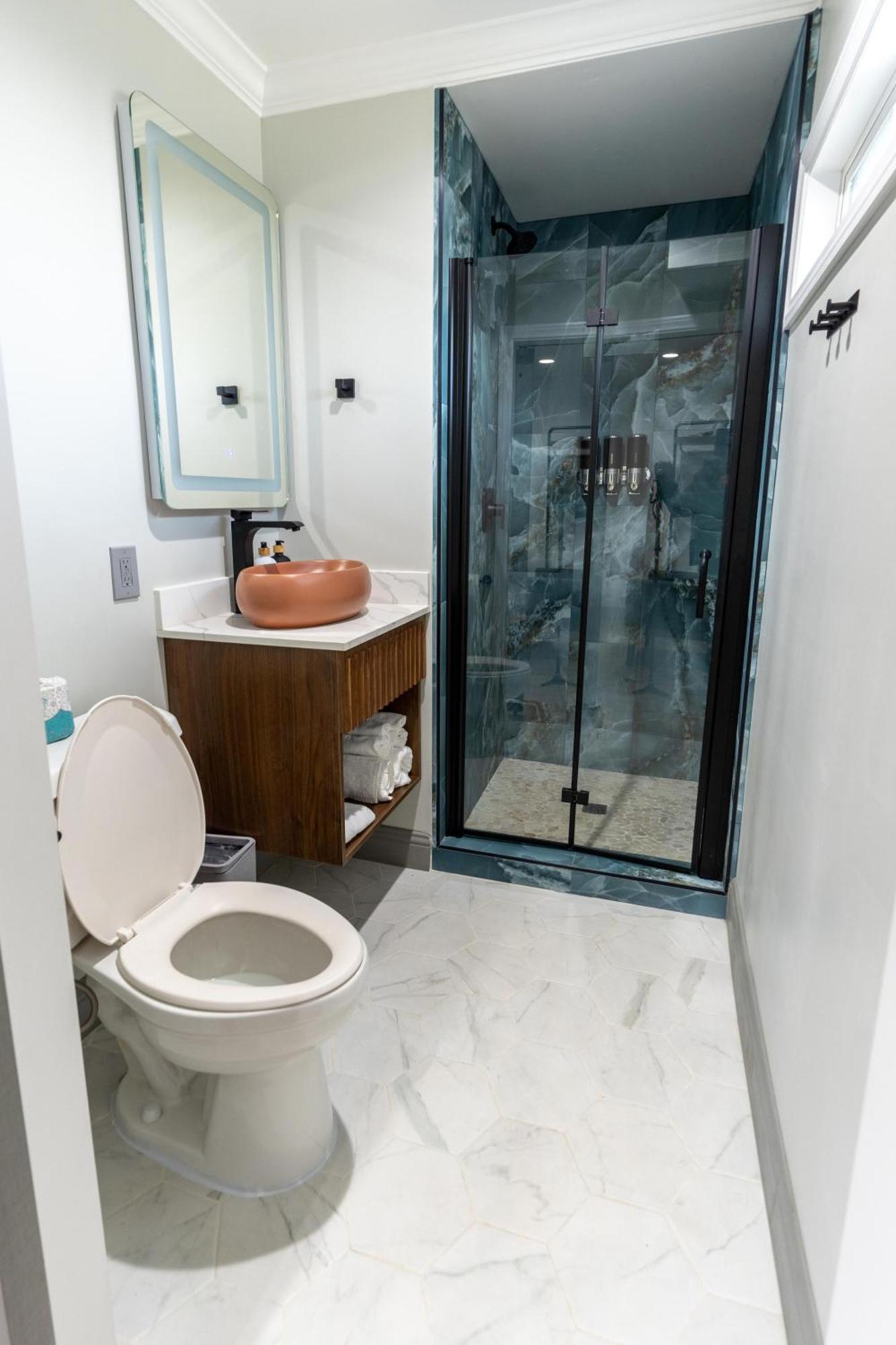 Avanti Hotel
